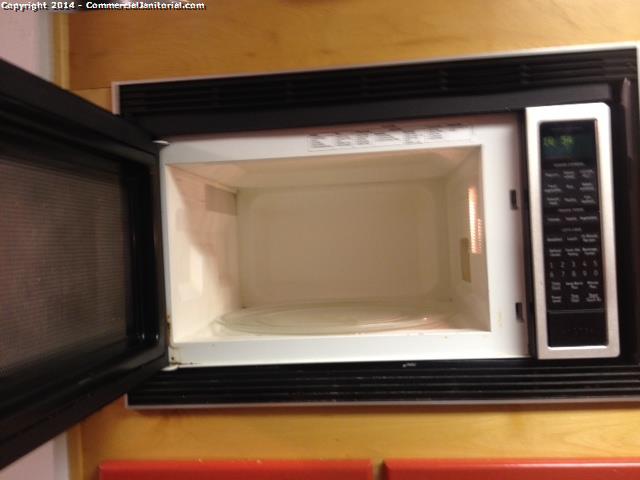 7/21/14

Dirty microwave is detailed cleaned inside/outside.

Yahoo. Client will be happy.

Jason R.