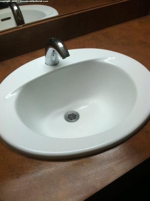 8-18-14 

Kay T.

Crew did a good job of cleaning sinks and sanitizing.

Kay T.
